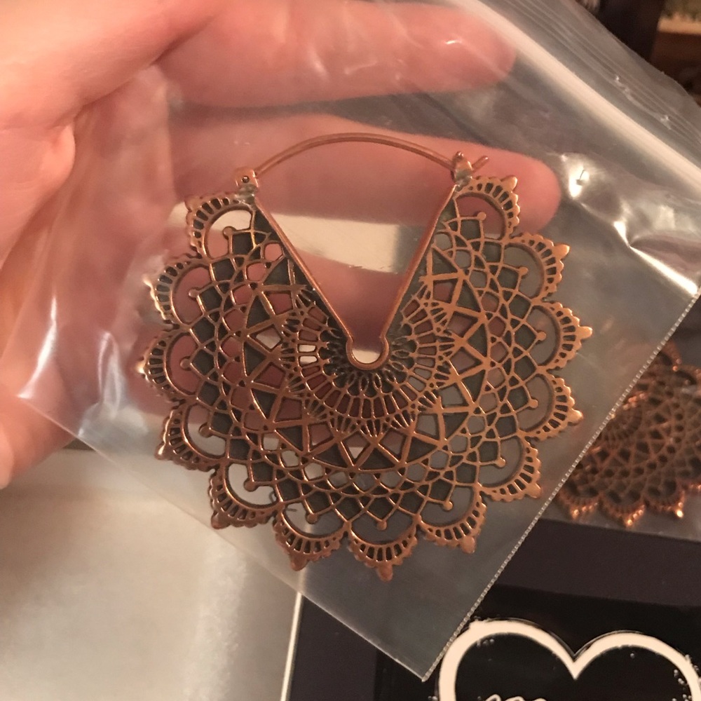 Maya Majesty Black Weighted Earrings